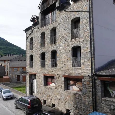 Casa Nina, *